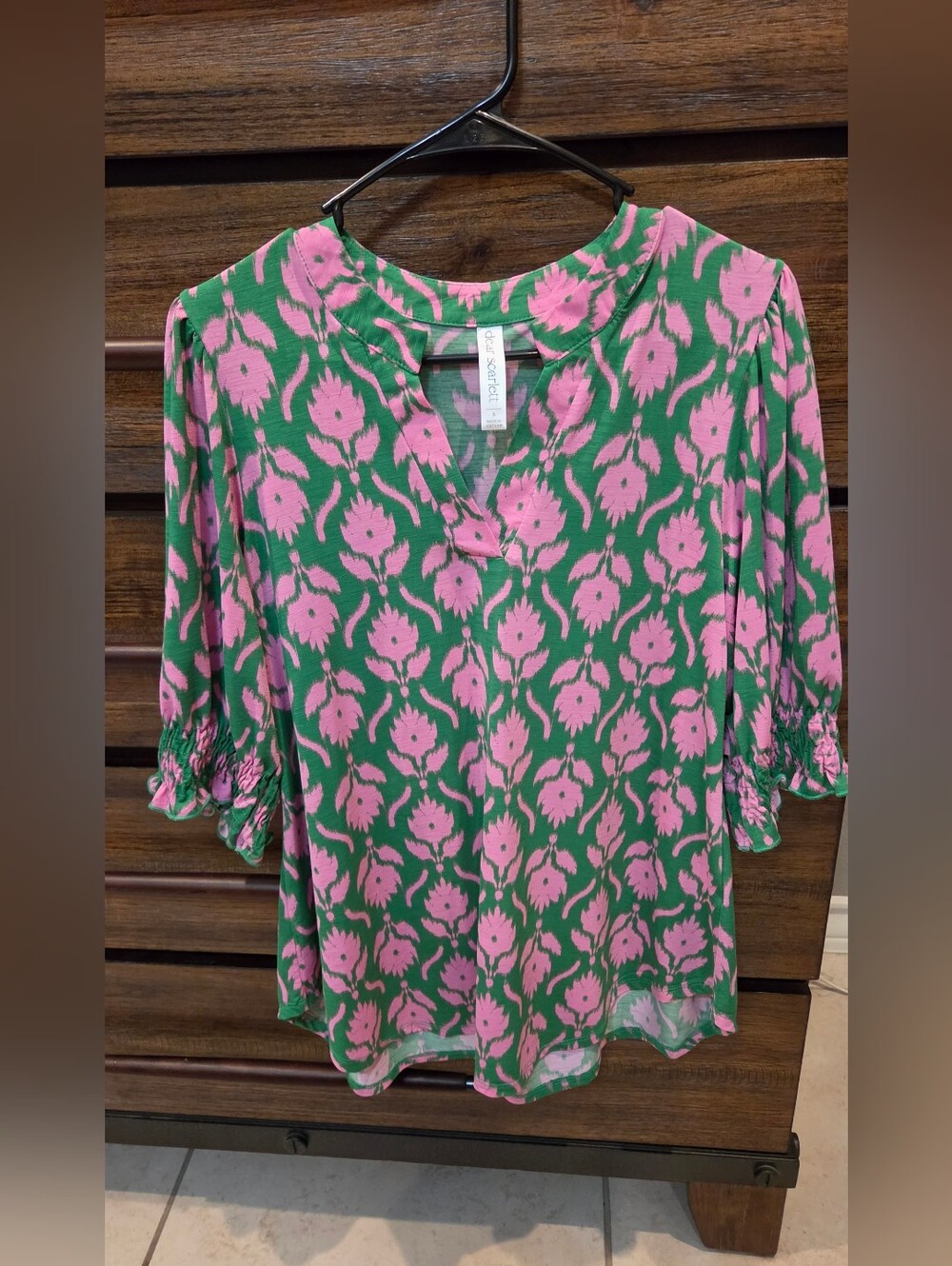 Dear Scarlett Green & Pink Floral Notch-Neck Women's Blouse Preloved Size Small